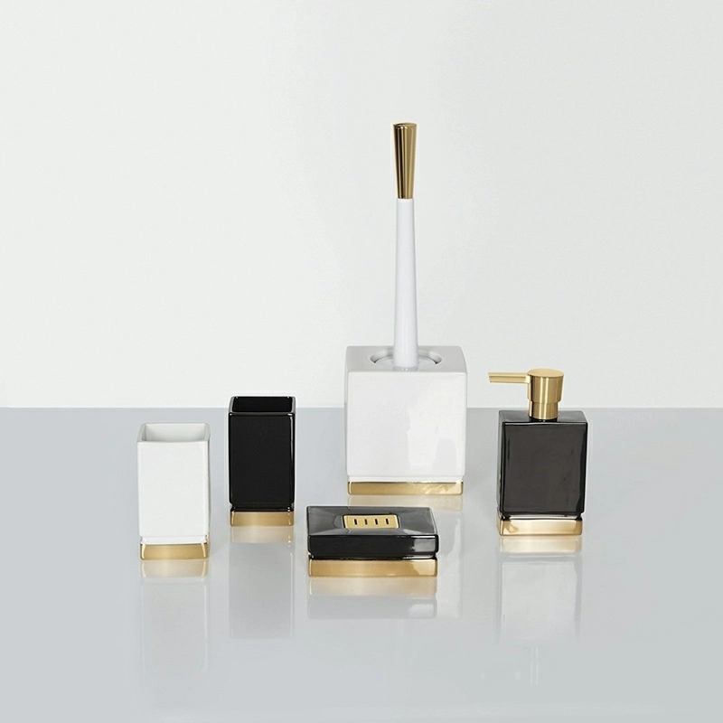 Дозатор для жидкого мыла Spirella Roma, черный фото 2