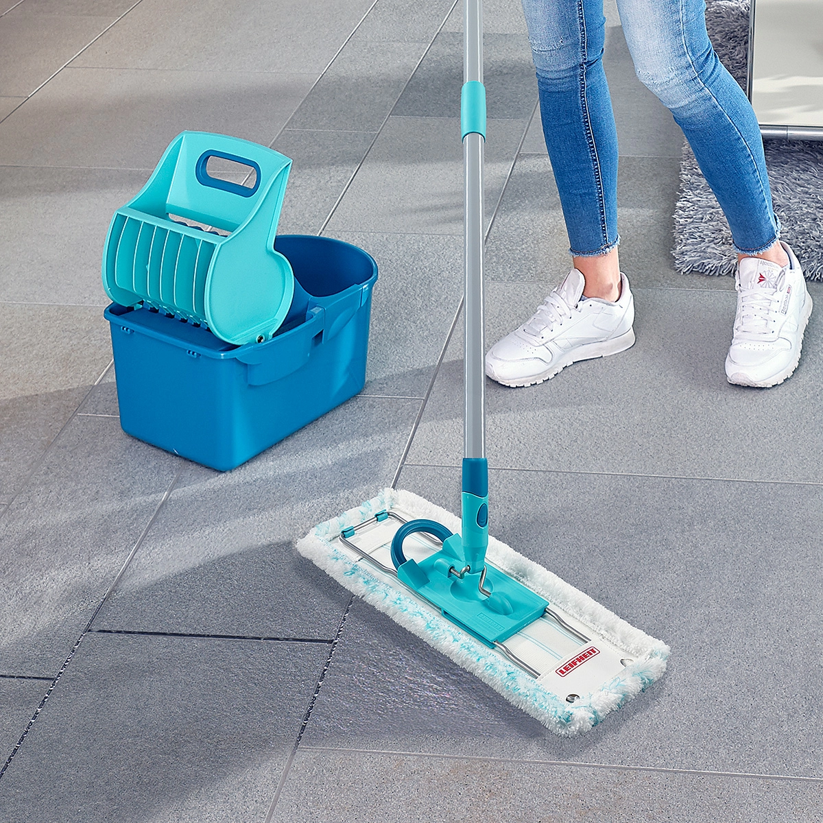 2 Набор для влажной уборки Leifheit Profi Compact: ведро с прессом для отжима и швабра фото 2